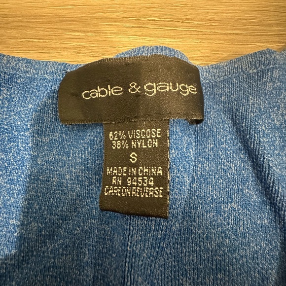 Cable & Gauge Blue V-Neck Tank Top Size S - Picture 14 of 14